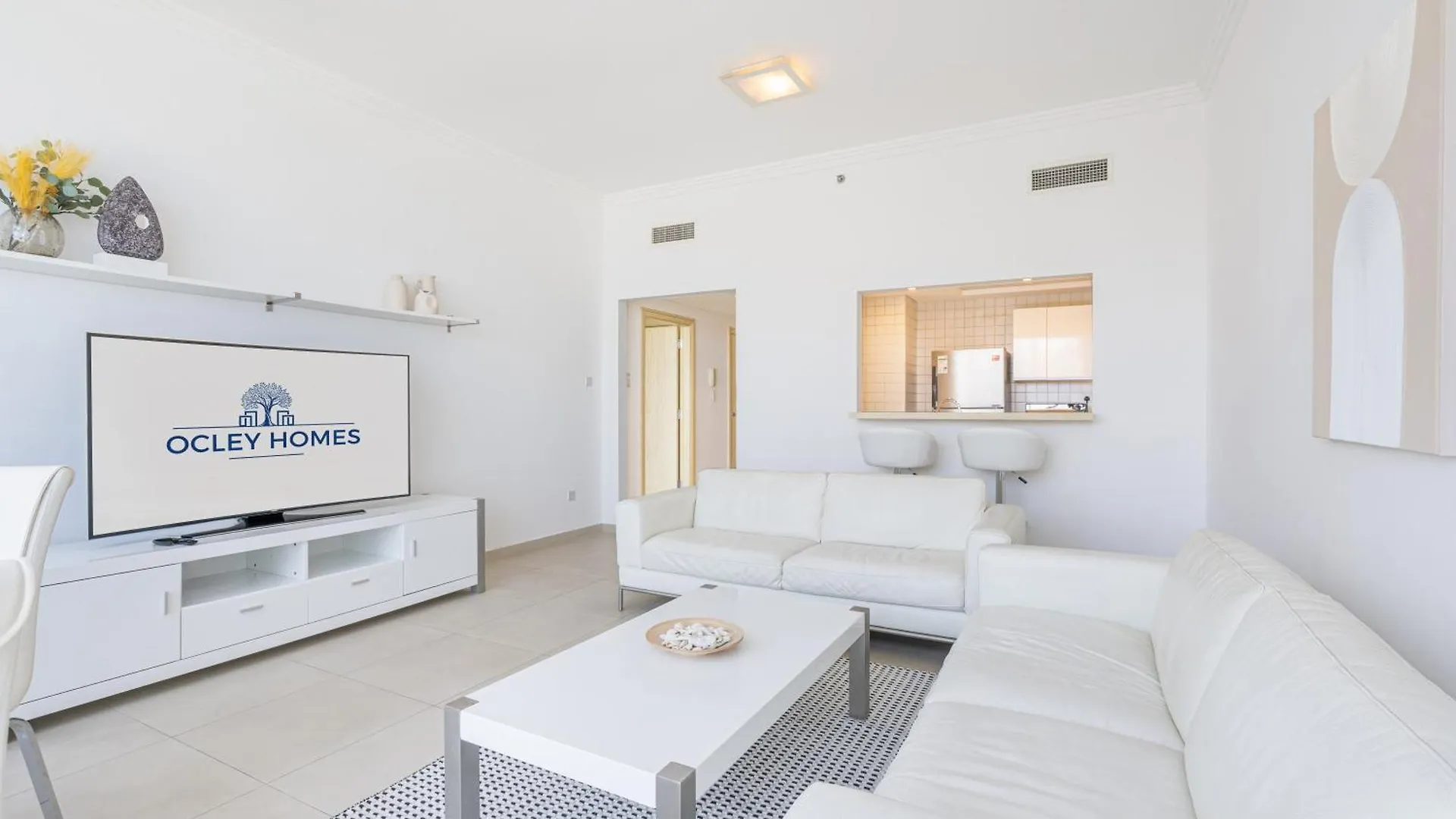 Apartment Lux Home With Direct Beach Access In Al Bateen Dubai