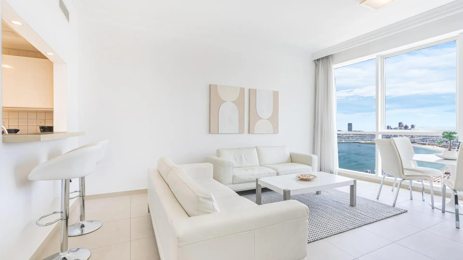 Lux Home With Direct Beach Access In Al Bateen Dubai