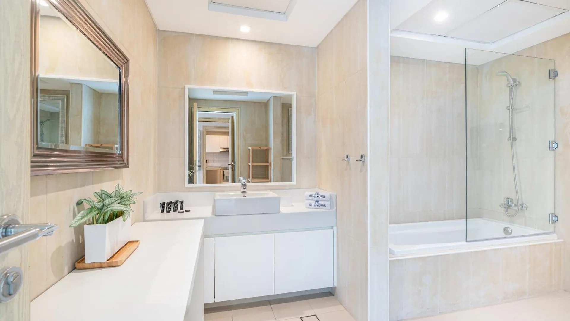 Apartment Lux Home With Direct Beach Access In Al Bateen Dubai United Arab Emirates